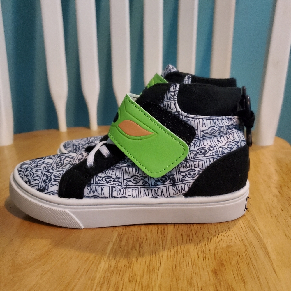 Kids size 11 shoes